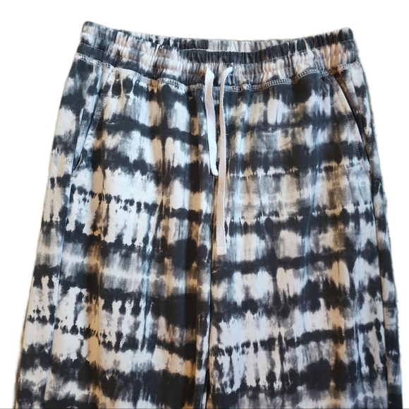 LuLaRoe Black and White Tie Dye Jogger Sweatpants Small - Picture 2 of 3